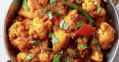 Aloo Gobi (Potatoes & Cauliflower Curry)