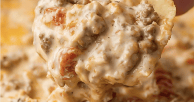 Creamy Beef Queso Dip