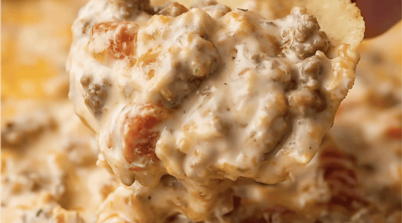 Creamy Beef Queso Dip