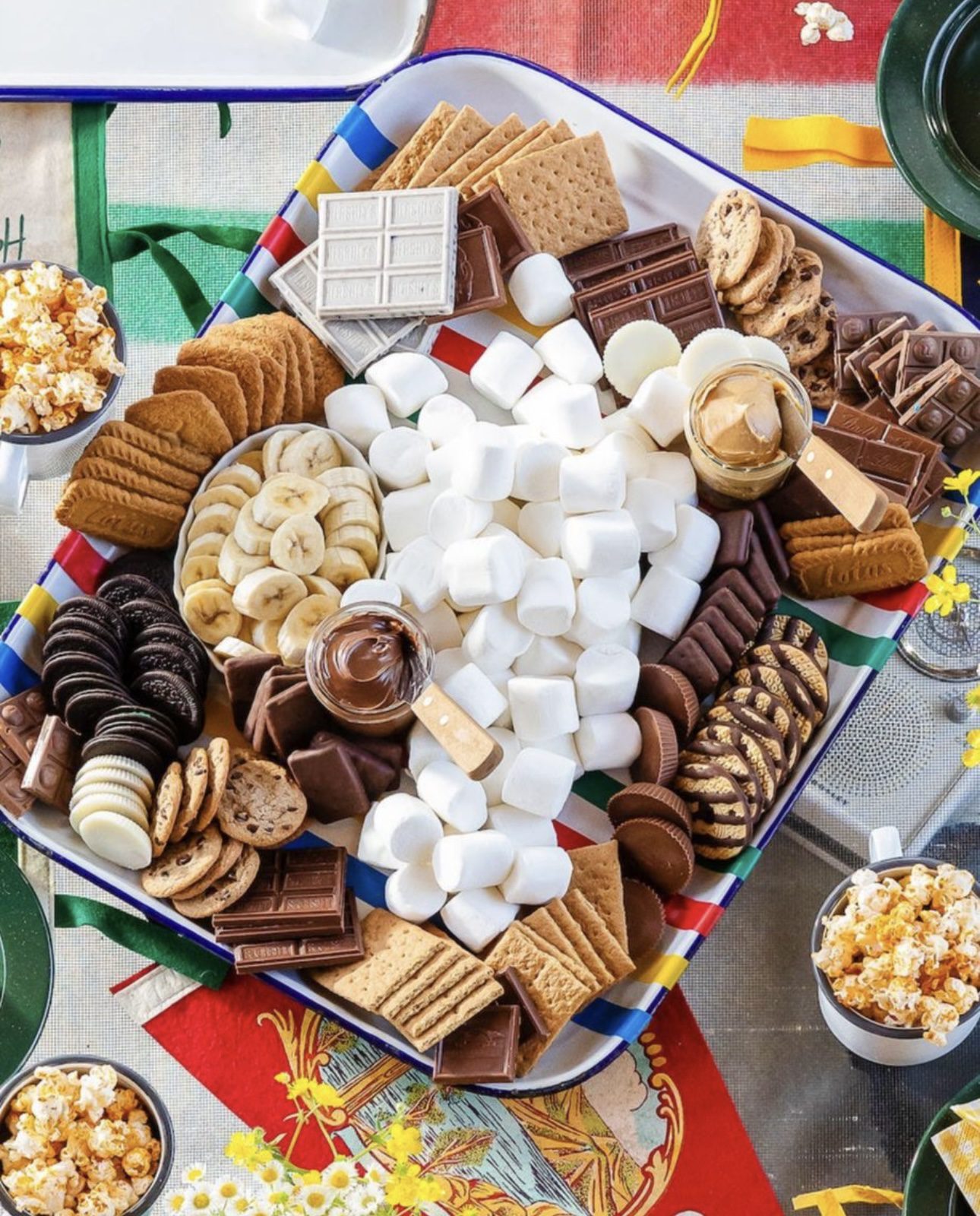 27 S’mores Charcuterie Boards That Look Ridiculously Good 82 27 S’mores Charcuterie Boards That Look Ridiculously Good IMG 7278 S’mores Charcuterie Boards
