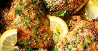Slow Cooker Lemon Garlic Chicken Thighs