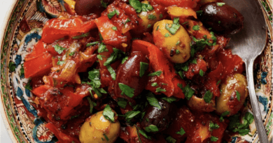 Vegan Peperonata with Mixed Olives