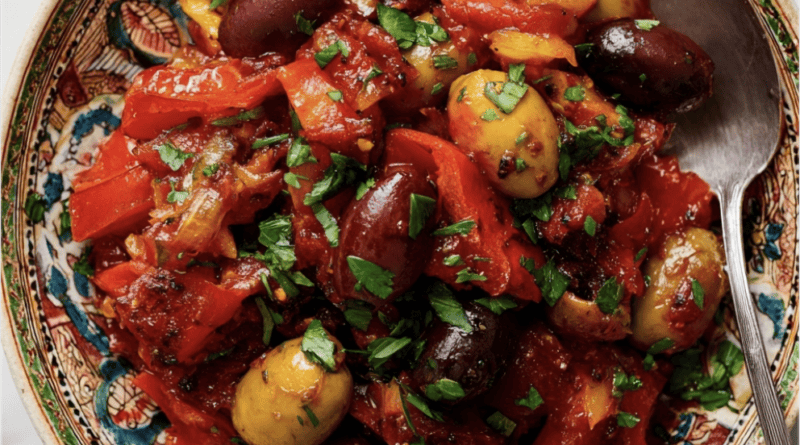 Vegan Peperonata with Mixed Olives