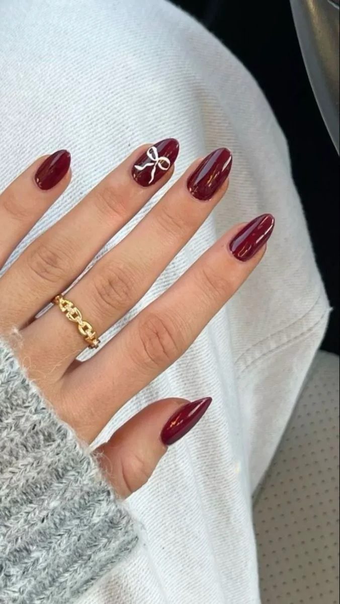 burgundy nails8 Burgundy Nail Ideas
