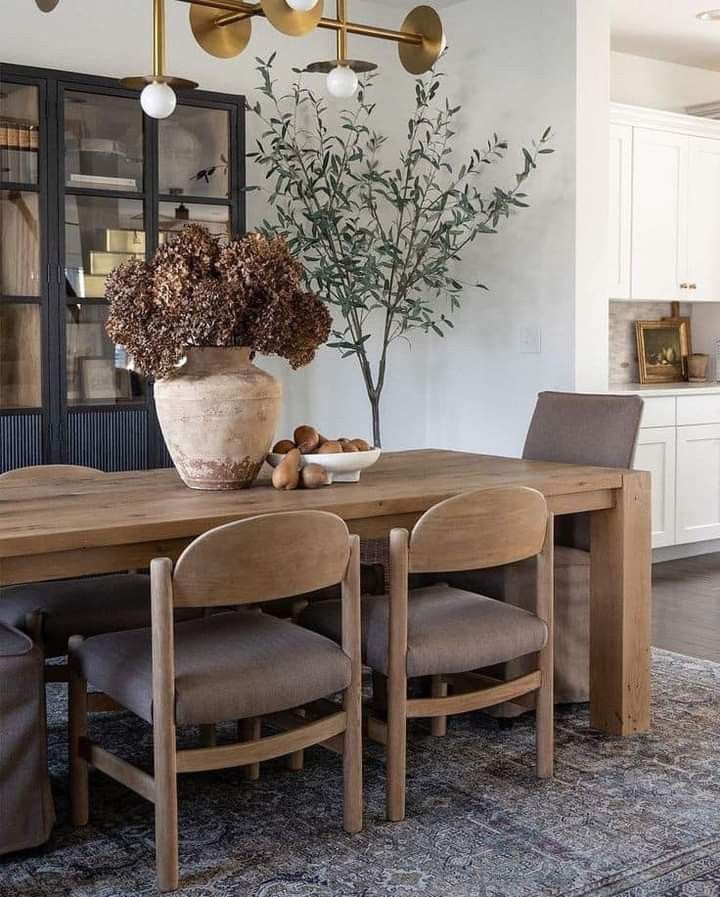dining tabke centerpiece26 Dining Table Centerpieces