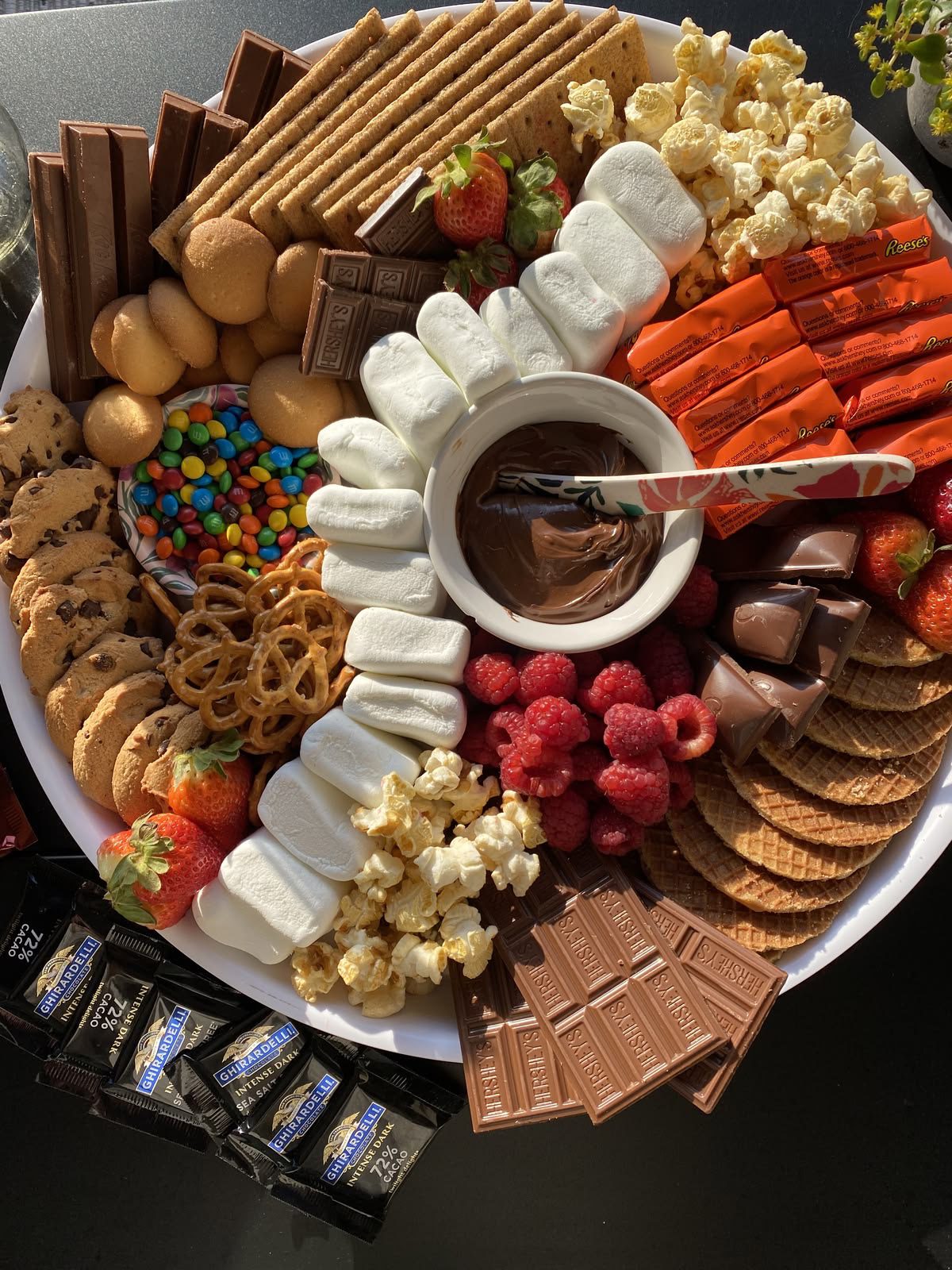 smores charcuterie boards1 S’mores Charcuterie Boards