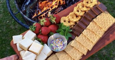 smores charcuterie boards4 Cold Lunch Ideas for Work