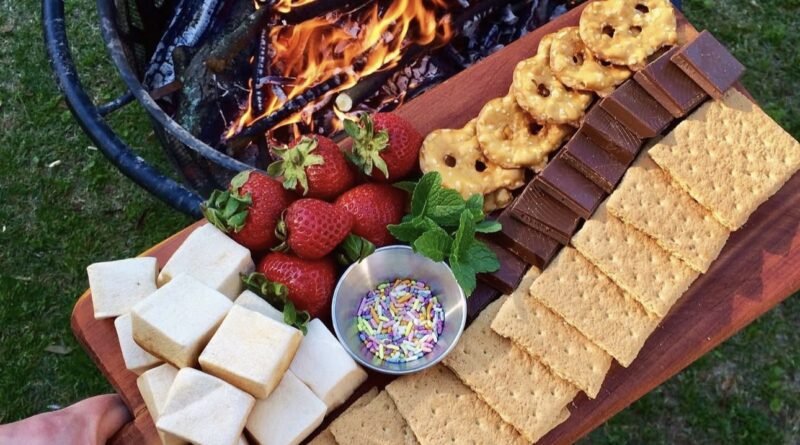smores charcuterie boards4