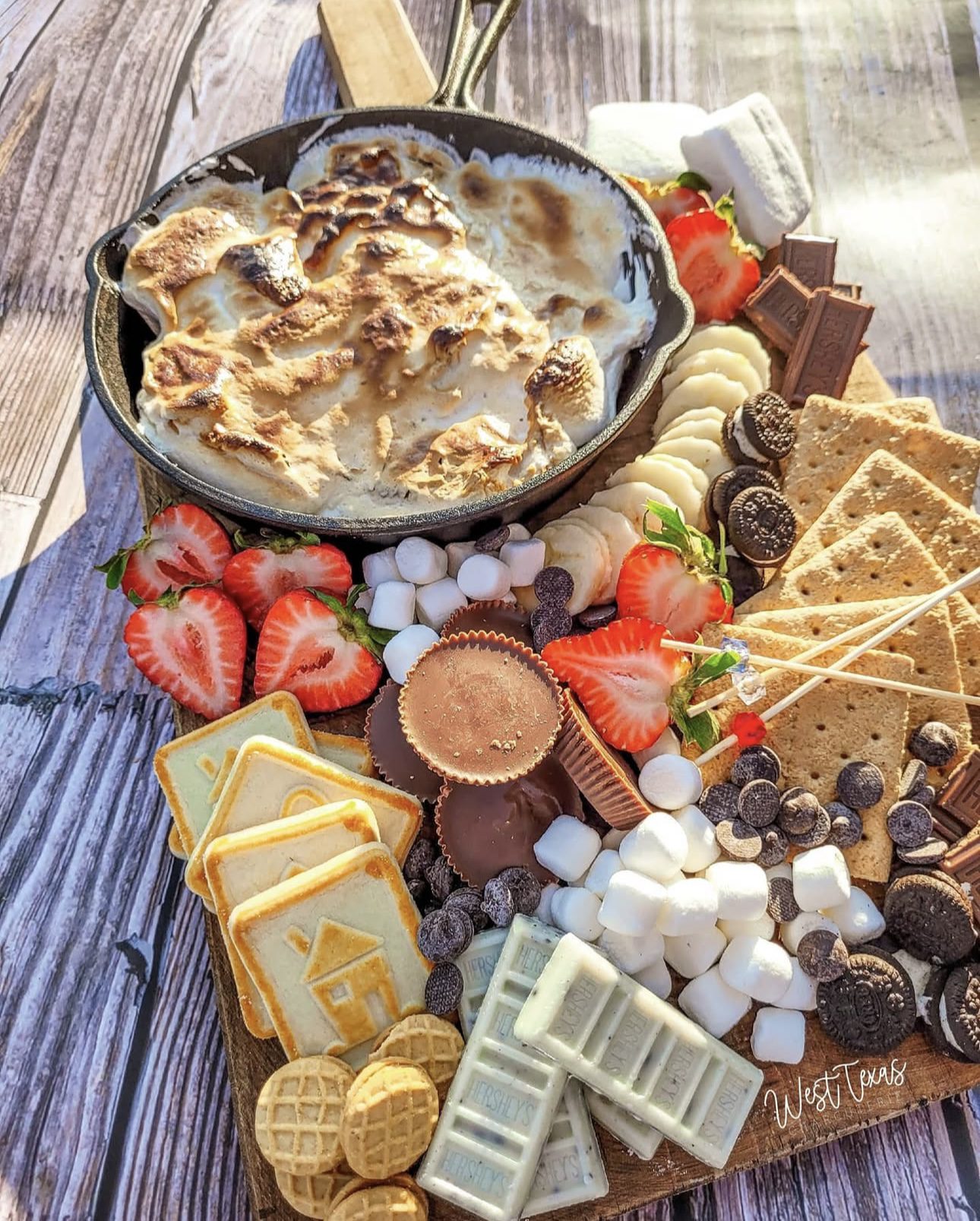 smores charcuterie boards5 S’mores Charcuterie Boards
