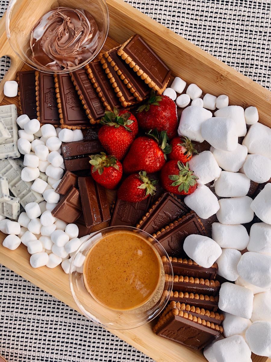 smores charcuterie boards6 S’mores Charcuterie Boards