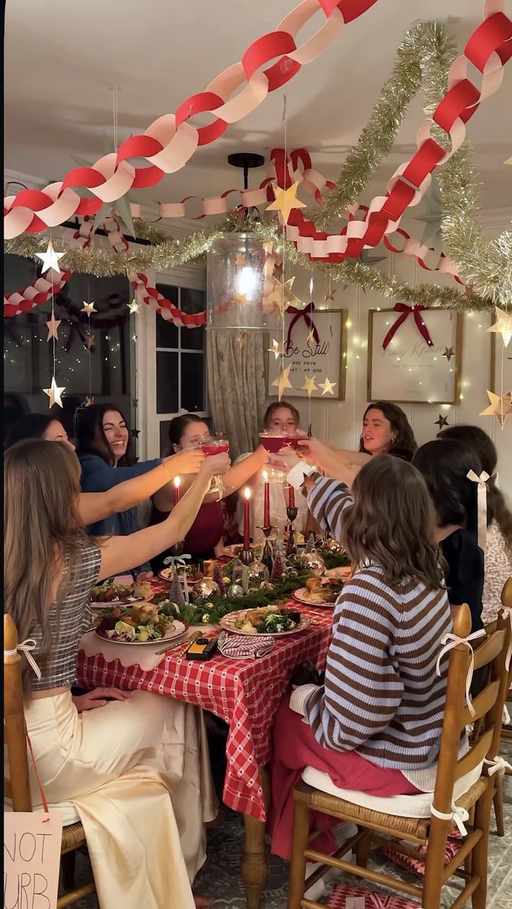 2251868559698300 Christmas Movie Night Ideas