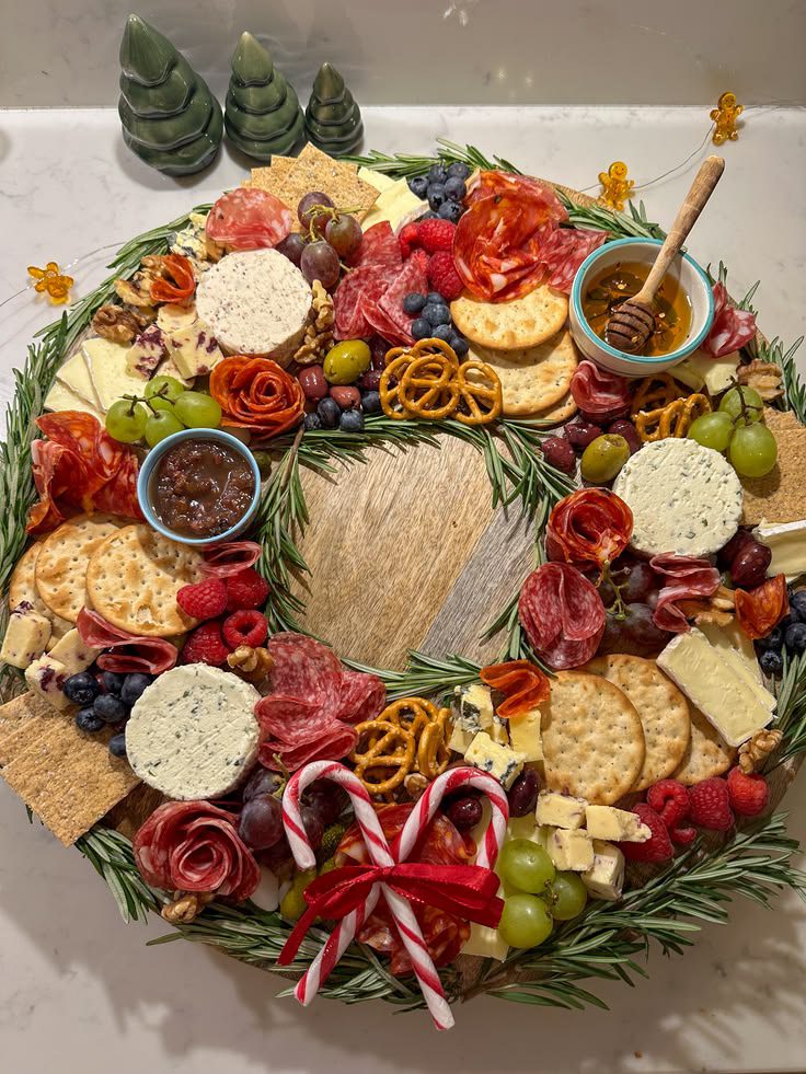 Christmas charcuterie wreath Friendmas Ideas