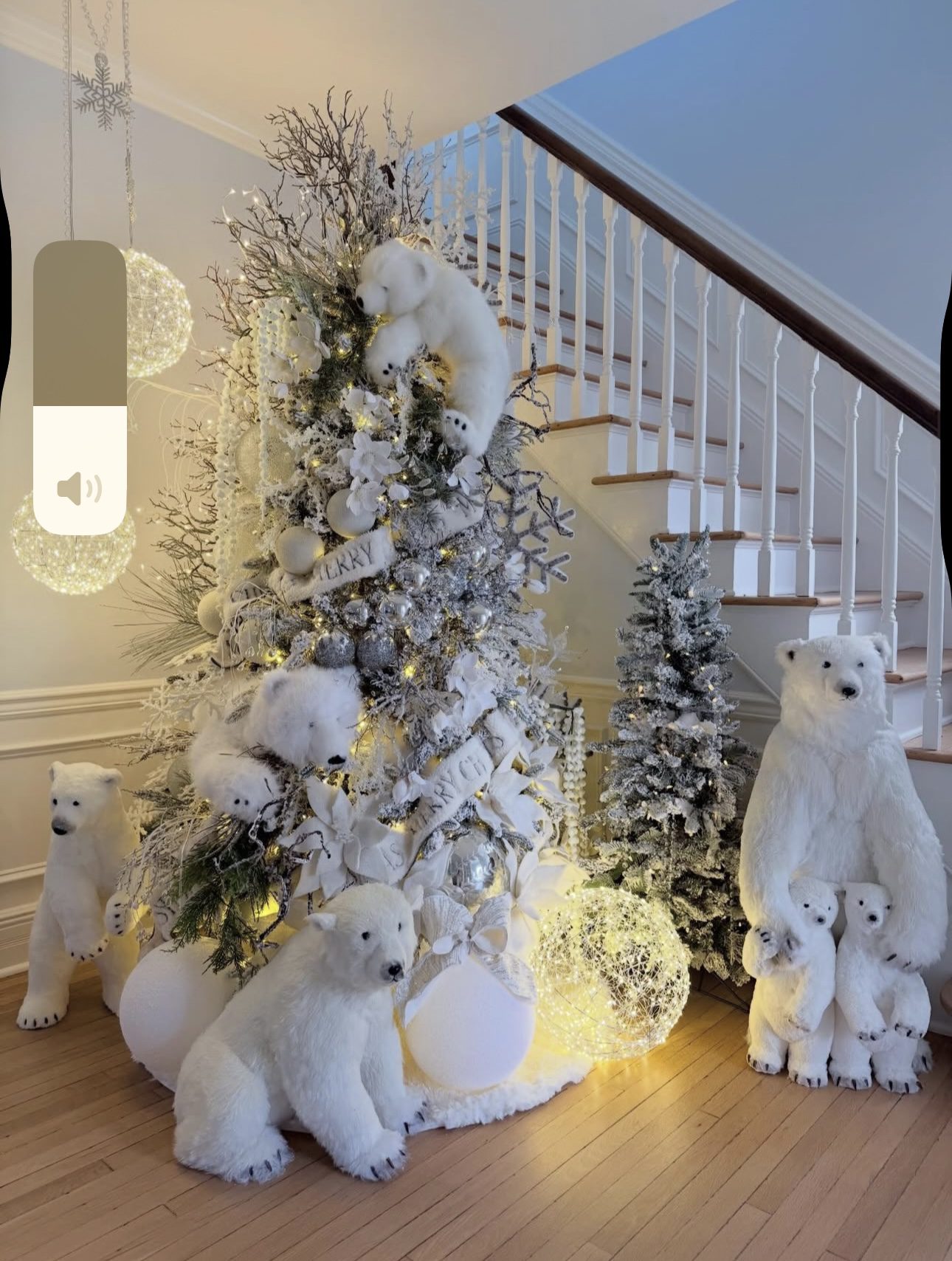 30 White Christmas Decor Ideas for a Winter Wonderland 68 30 White Christmas Decor Ideas for a Winter Wonderland white christmas decor10 White Christmas Decor Ideas