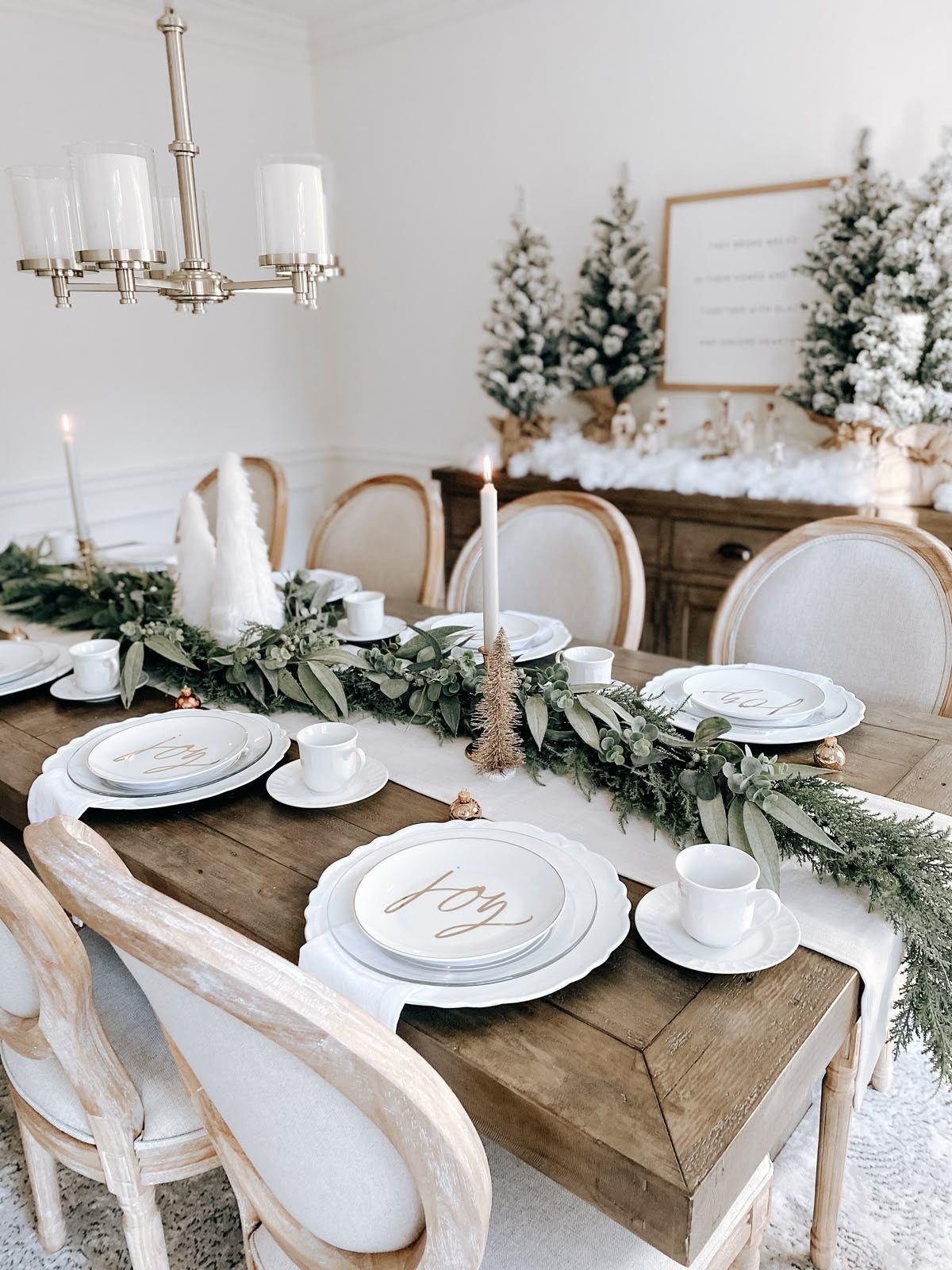 30 White Christmas Decor Ideas for a Winter Wonderland 86 30 White Christmas Decor Ideas for a Winter Wonderland white christmas decor28 White Christmas Decor Ideas