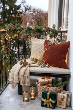 Balcony Christmas Decor Ideas For Apartments That Christmas Balcony Ideas
