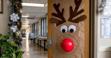 30 Fun Christmas Classroom Door Ideas Kids Will Love