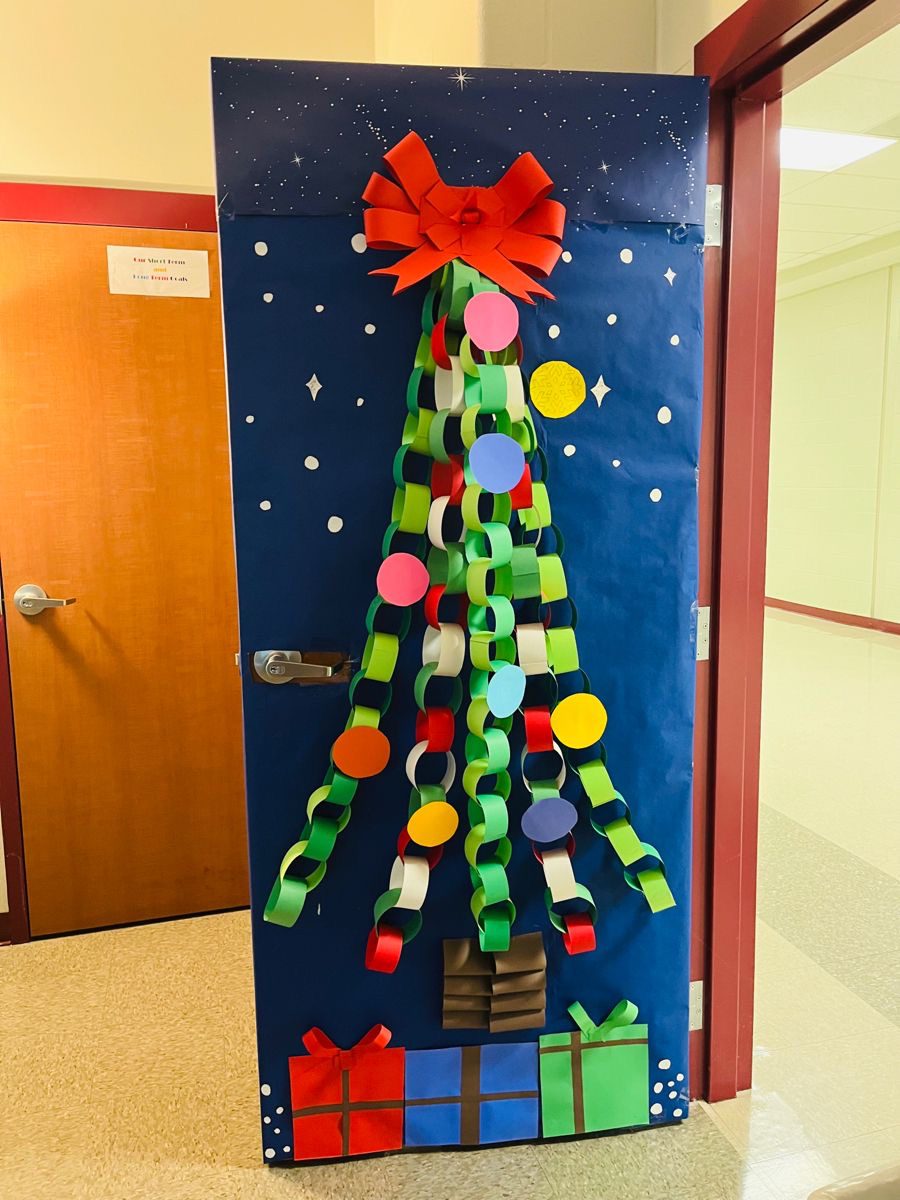 IMG 1730 Christmas Classroom Door Ideas