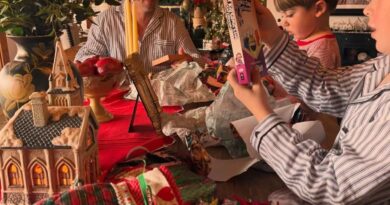 17 Heartwarming Christmas Morning Traditions to Start This Year