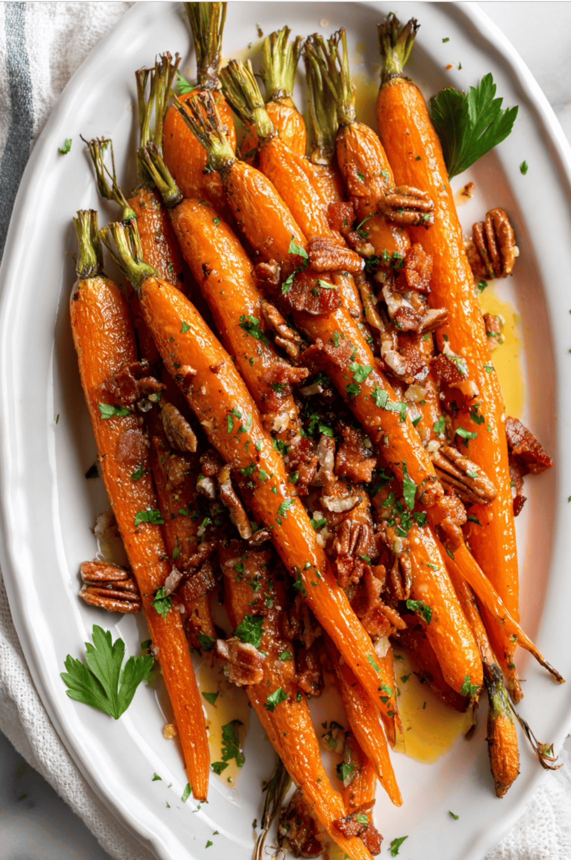 Maple Bacon Roasted Carrots with Pecans1 e1793294867388 Maple Bacon Roasted Carrots with Pecans