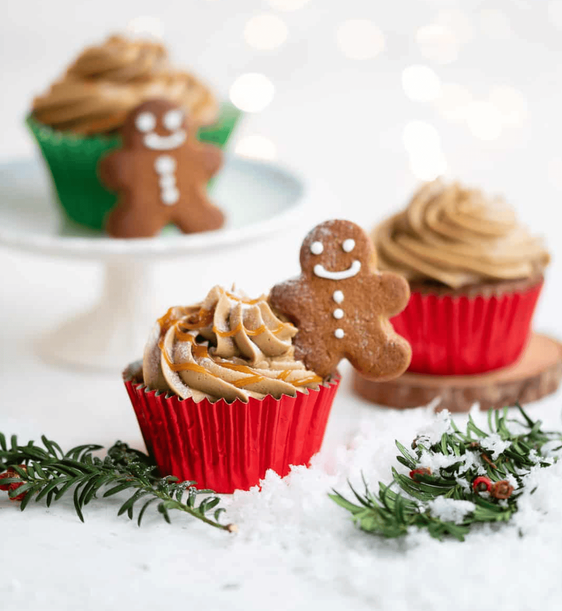 24 Easy & Creative Christmas Cupcakes to Try Right Now 65 24 Easy & Creative Christmas Cupcakes to Try Right Now Gingerbread cupcakes with spiced frosting, caramel drizzle, and miniature gingerbread men