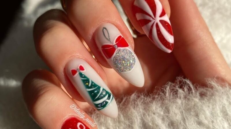 candycane nails13 Christmas Cupcakes