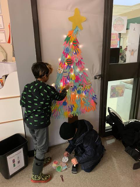 christmas classroom decor16 Christmas Classroom Decor Ideas