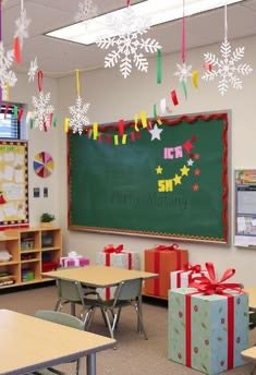 christmas classroom decor20 Christmas Classroom Decor Ideas