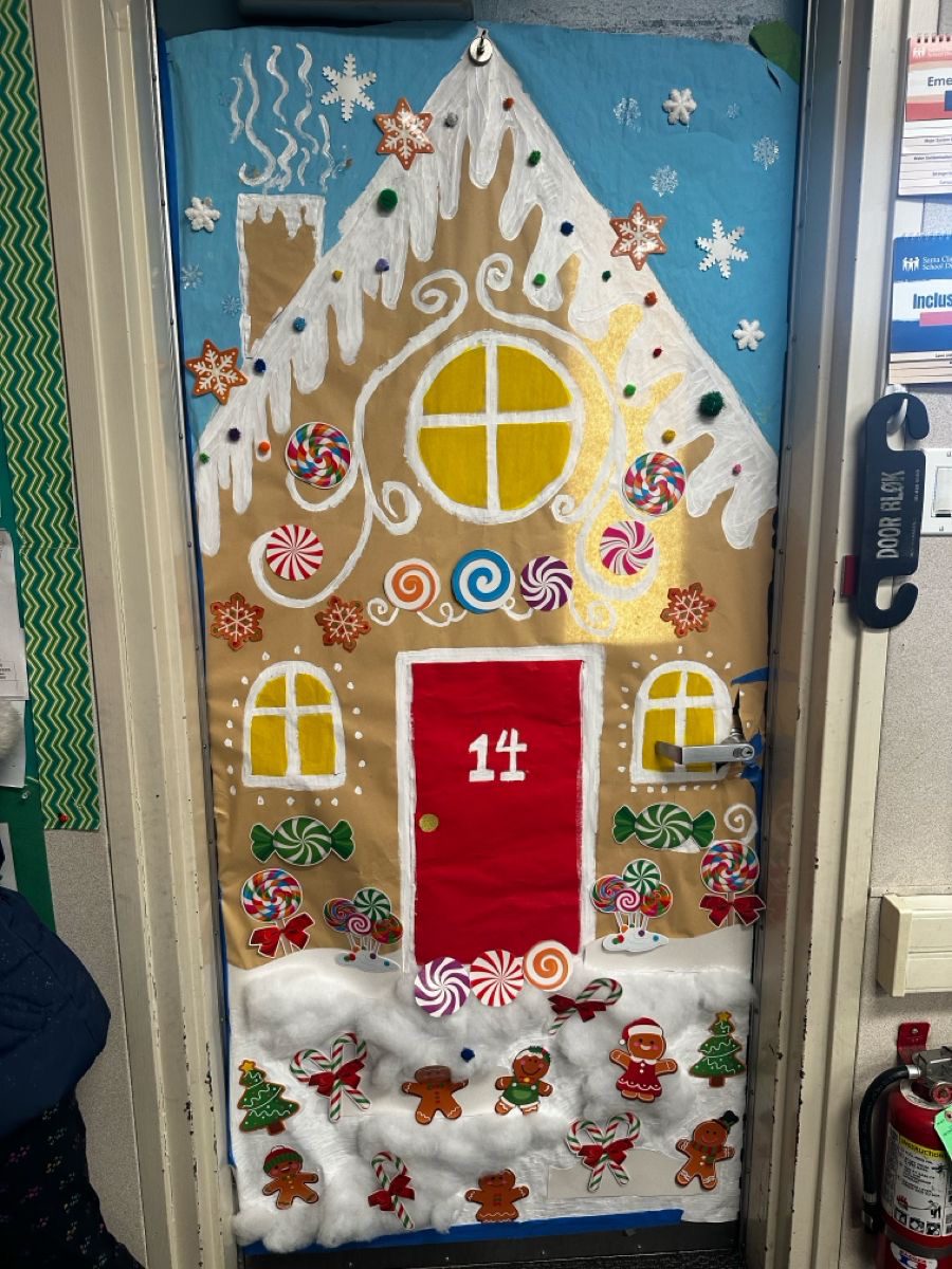 christmas classroom decor27 Christmas Classroom Decor Ideas