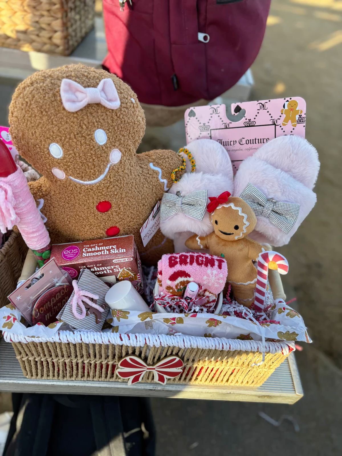 30 Thoughtful Christmas Gift Basket Ideas for Her 67 30 Thoughtful Christmas Gift Basket Ideas for Her Gingerbread-themed Christmas hamper with a large plush toy, fluffy slippers, socks and beauty gifts