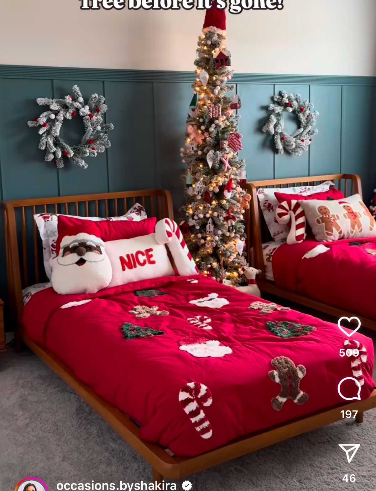 24 Magical Christmas Kids Bedroom Ideas They'll Absolutely Love 64 24 Magical Christmas Kids Bedroom Ideas They'll Absolutely Love Matching plaid Christmas twin beds with wreath and fairy lights