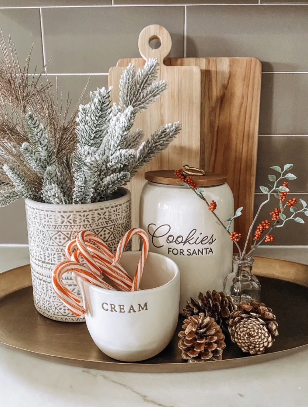 christmas kitchen counter decor23 Christmas Kitchen Counter Ideas