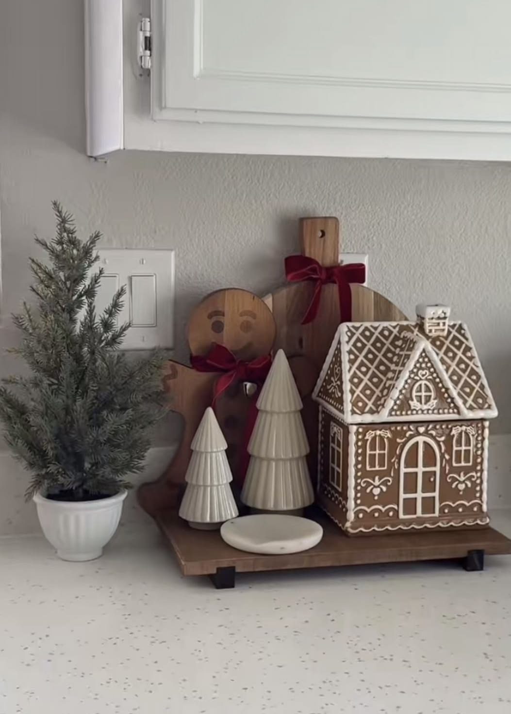 christmas kitchen counter decor26 Christmas Kitchen Counter Ideas
