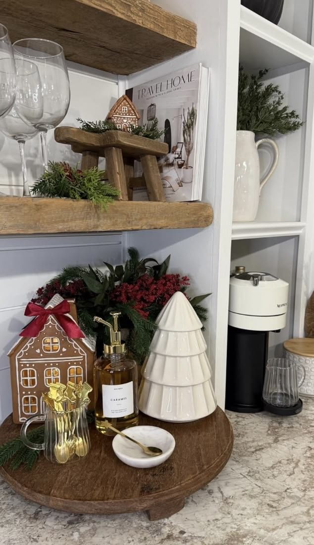christmas kitchen counter decor31 Christmas Kitchen Counter Ideas
