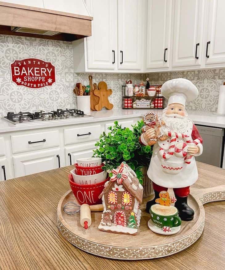 christmas kitchen counter decor6 Christmas Kitchen Counter Ideas
