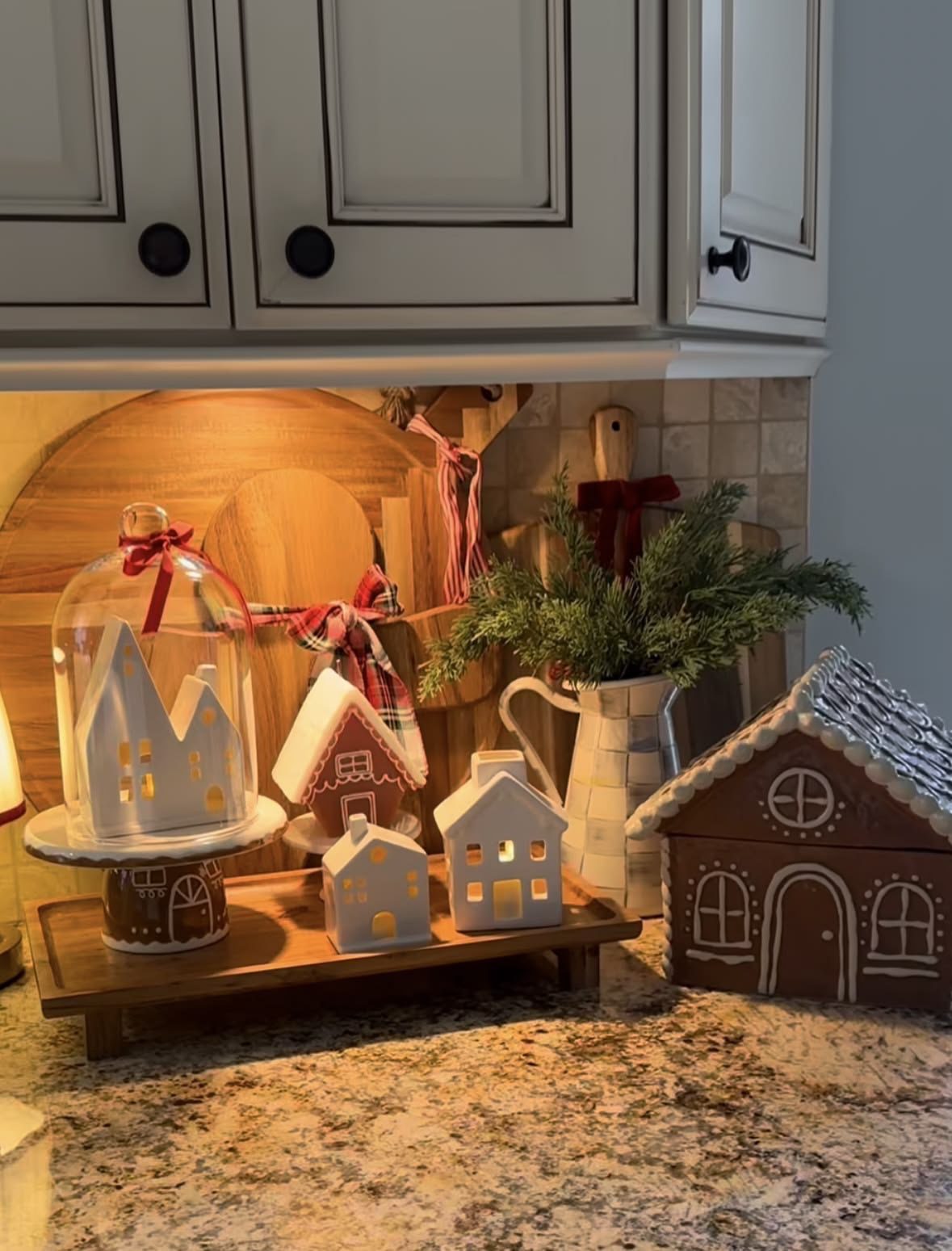 christmas kitchen counter decor8 Christmas Kitchen Counter Ideas