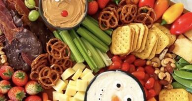 24 Creative Christmas Veggie Trays for Your Holiday Table