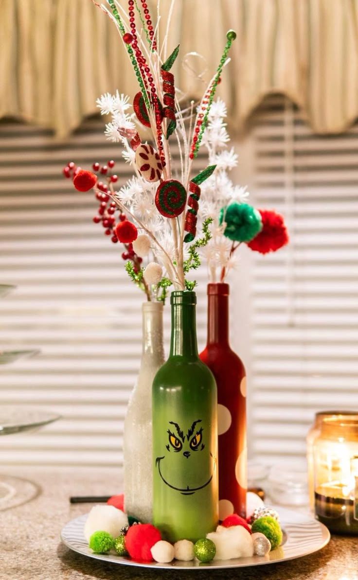 24 Easy DIY Grinch Centerpieces for a Whoville-Inspired Christmas 67 24 Easy DIY Grinch Centerpieces for a Whoville-Inspired Christmas grinch centerpieces17 DIY Grinch Centerpieces