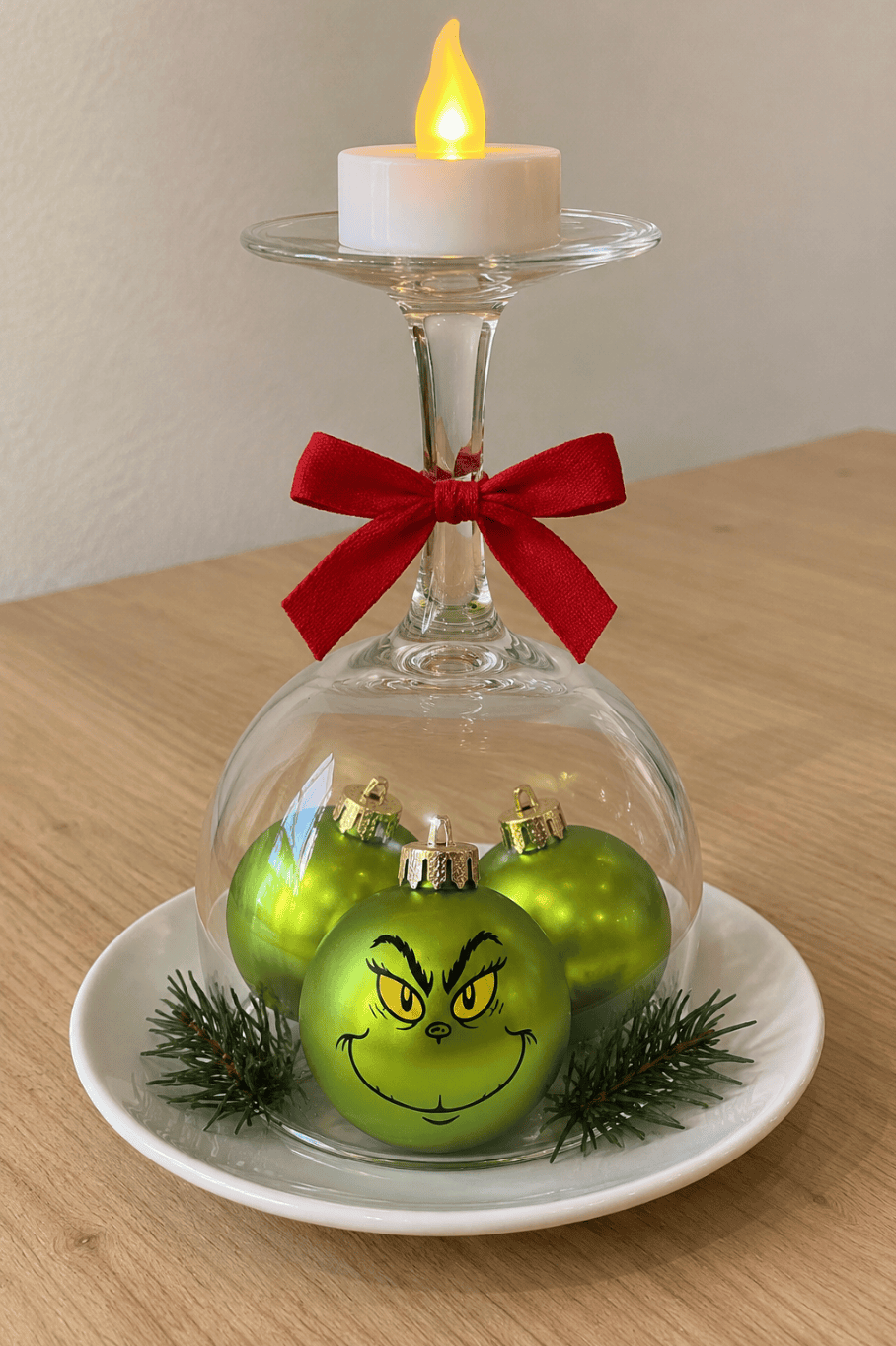 24 Easy DIY Grinch Centerpieces for a Whoville-Inspired Christmas 74 24 Easy DIY Grinch Centerpieces for a Whoville-Inspired Christmas grinch centerpieces24 DIY Grinch Centerpieces