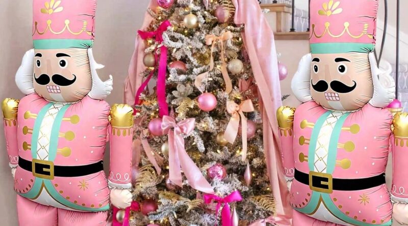 pink christmas decor1 Christmas Cupcakes
